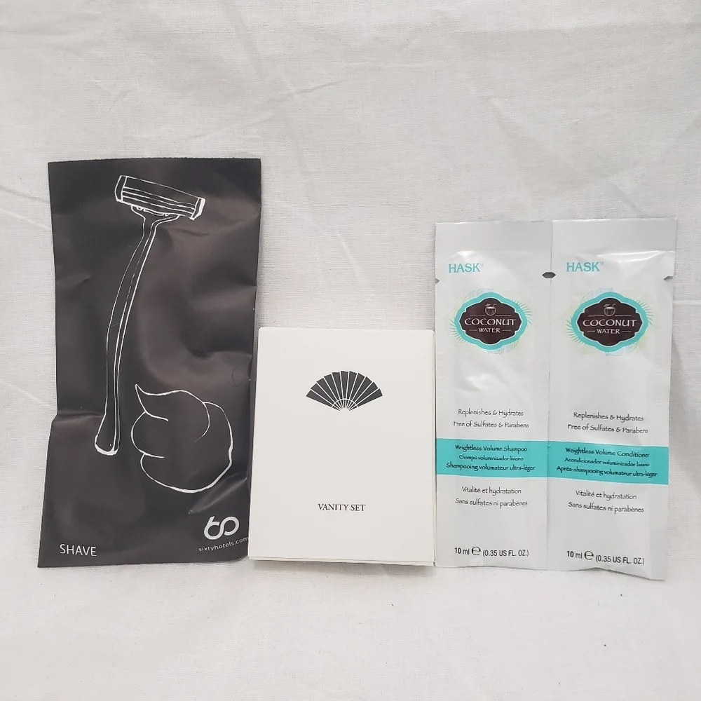 Travel Kit Hask‎ Shampoo and Conditioner 3 Blade Razor And Vanity Set